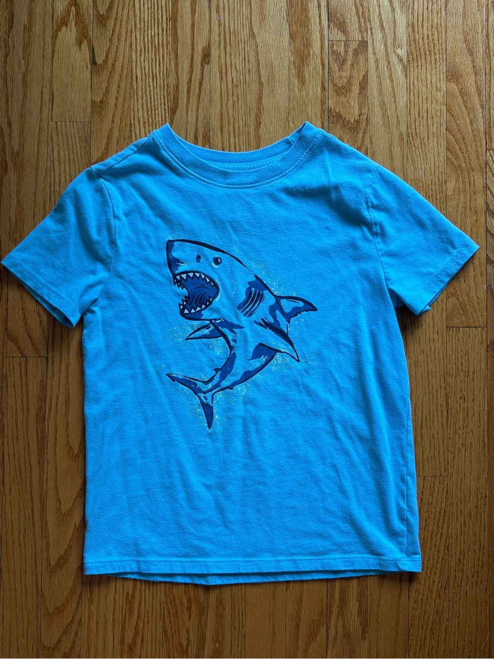 4/$20 Cat & Jack Shark Size 6/7